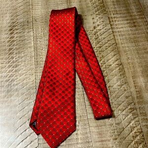 EUC men’s silk Christmas tie covered in 🎄🎄🎄